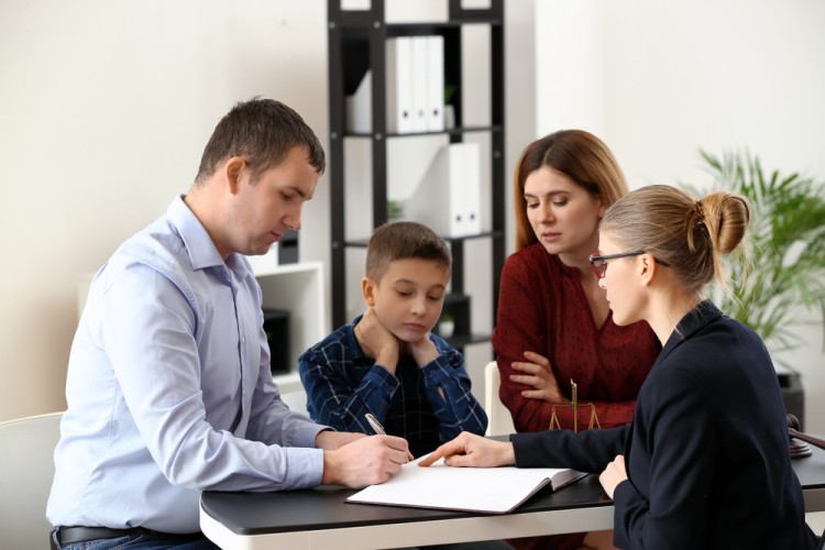 How A Divorce Lawyer Perth Can Help Resolve Financial Matters
